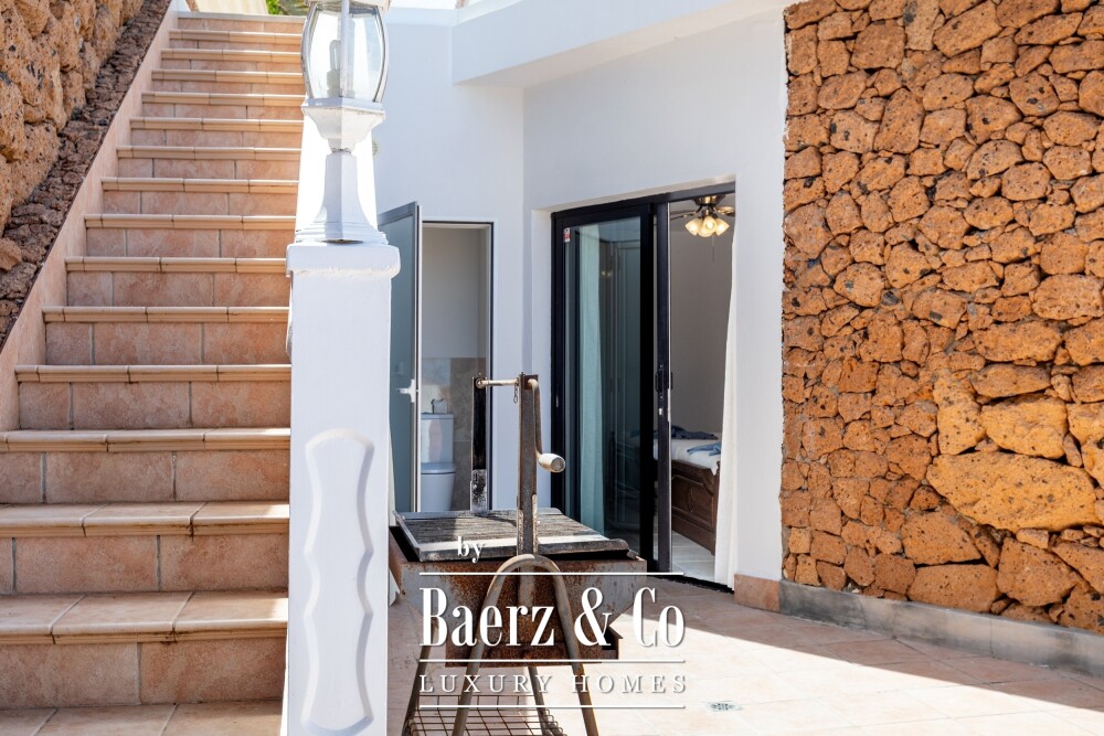 Refurbished villa with a separate annexe on Tenerife image