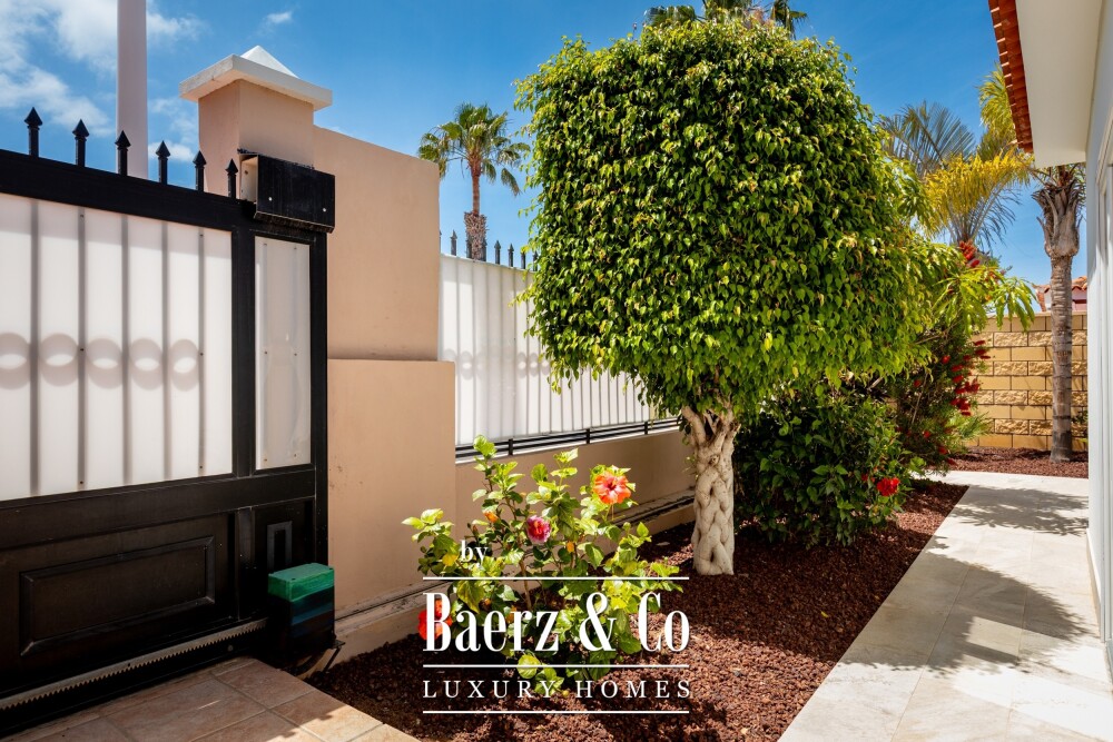 Refurbished villa with a separate annexe on Tenerife image