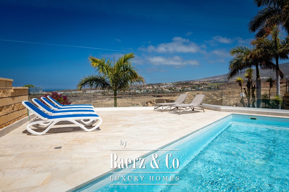 Refurbished villa with a separate annexe on Tenerife image