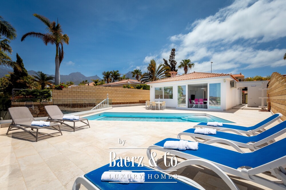Refurbished villa with a separate annexe on Tenerife image