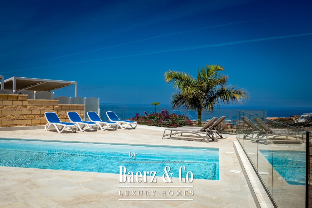 Refurbished villa with a separate annexe on Tenerife image