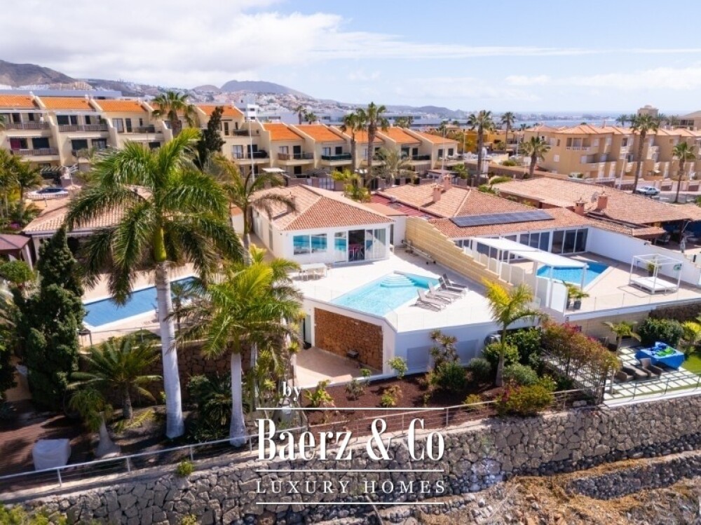 Refurbished villa with a separate annexe on Tenerife image