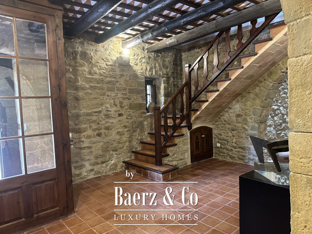 Stone House in Monells image