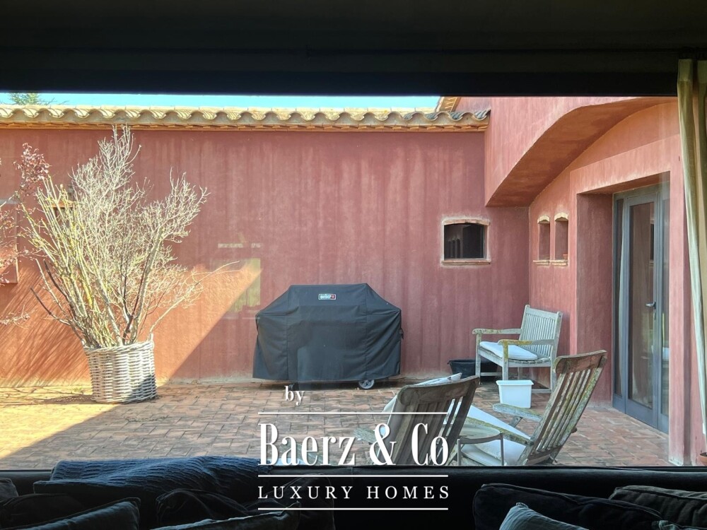 Exclusive House with Garden and Swimming Pool in Torrent image