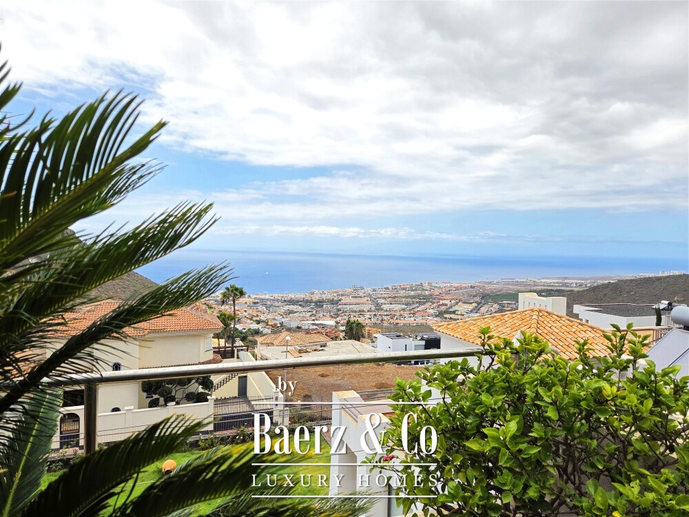 Exclusive villa situated in prestigious residential area Tenerife image
