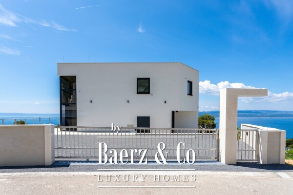 photo 57 Brela, an imposing villa with a panoramic view