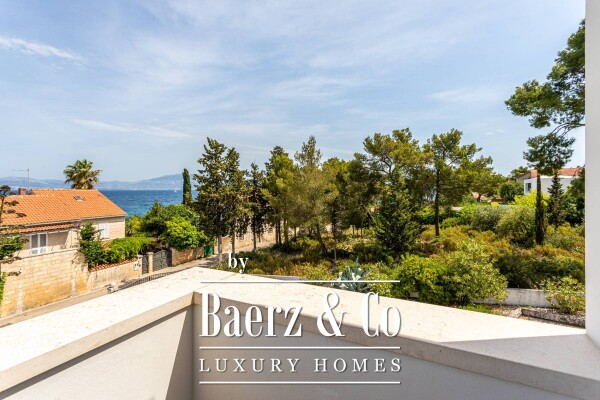 photo 12 Brac, beautiful villa with a large garden 20 m from the sea