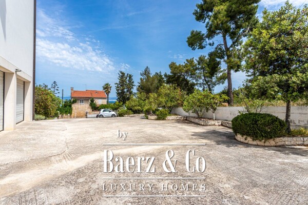 photo 16 Brac, beautiful villa with a large garden 20 m from the sea