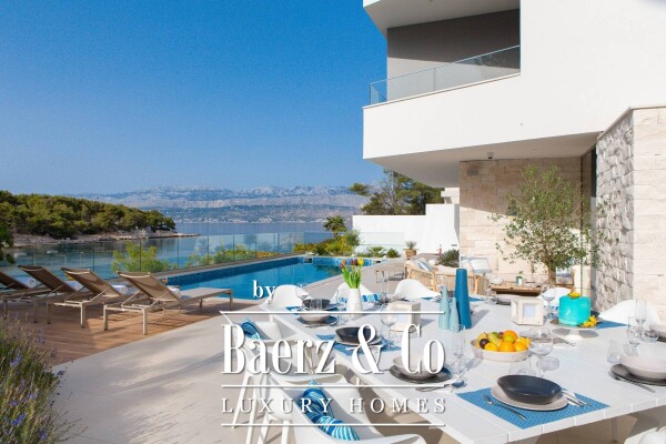 photo 8 Brac, modern villa with pool located in a natural bay