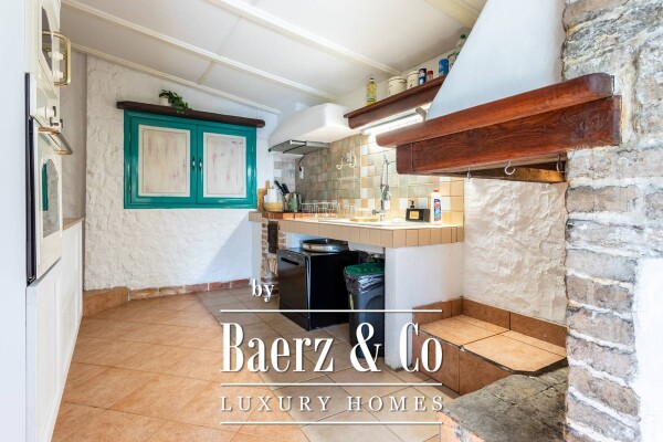 photo 10 Split, Jesenice, Beautiful authentic villa with a sea view