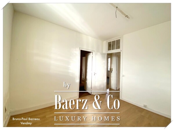 photo 10 STONE BUILDING, PRESTIGIOUS ADDRESS