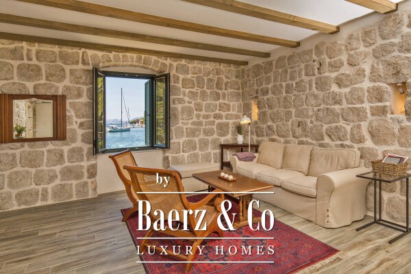 photo 4 Island of Šipan, stone house, first row to the sea