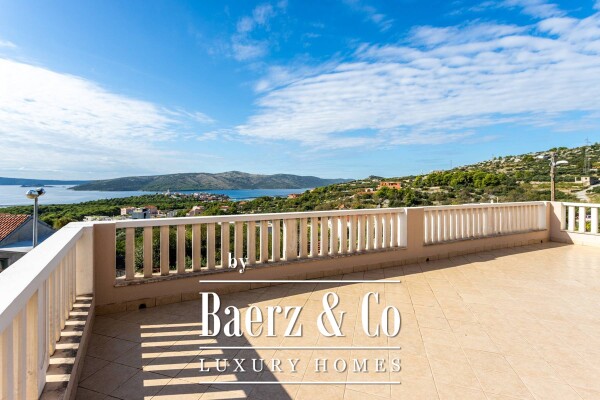 photo 12 Surroundings of Trogir, apartment house with building plot