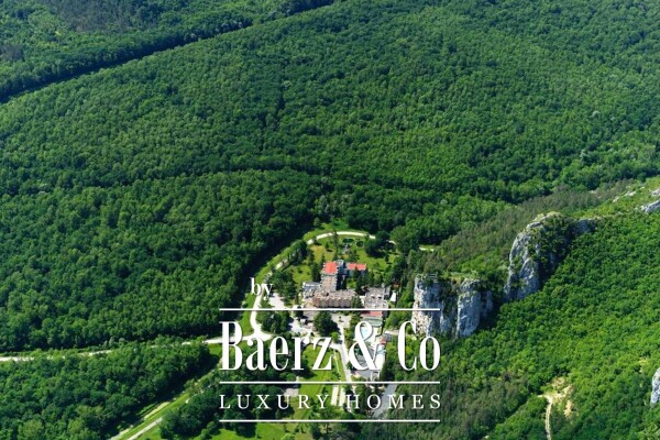 photo 12 Croatia, Istria, Motovun, hotel with polyclinic surrounded by nature