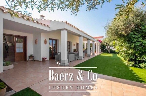 photo 3 VILLA WITH INTERIOR SWIMMING POOL IN SON BLANC