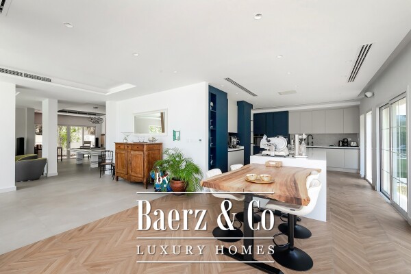 photo 11 Beautiful upgrades | Fully Furnished | Lake view