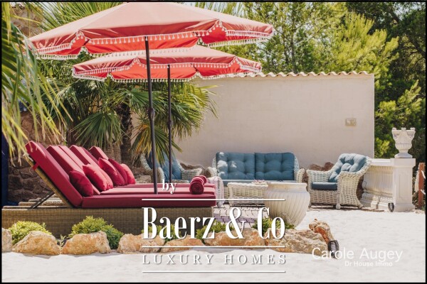 photo 6 Authentic Villa facing the Golf Course