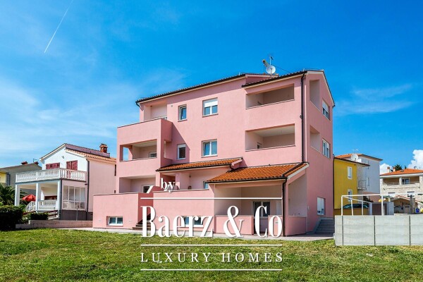 photo 3 Istria, Medulin, large detached house with 7 apartments 100 m from the sea