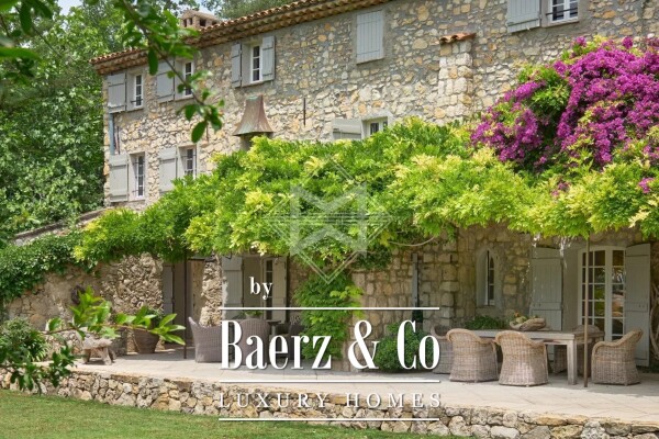 photo 3 Sumptuous 19th century farmhouse