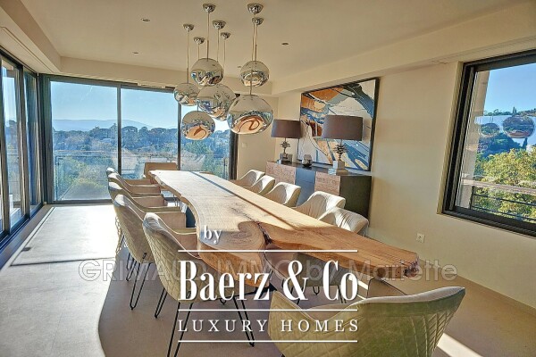 photo 12 Grimaud, France