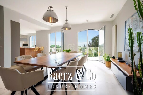 photo 6 Beautiful property with sea views