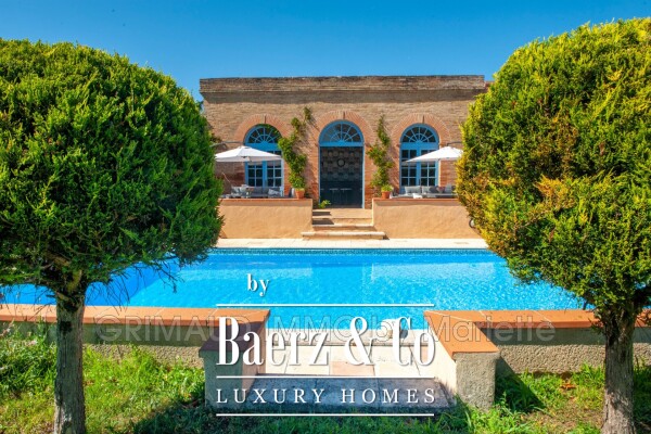 photo 6 property on 24 ha with lake, stable and several houses