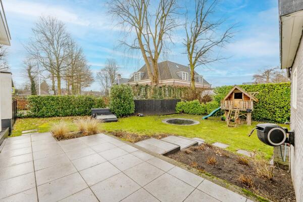 photo 24 Nieuw-Loosdrechtsedijk 60