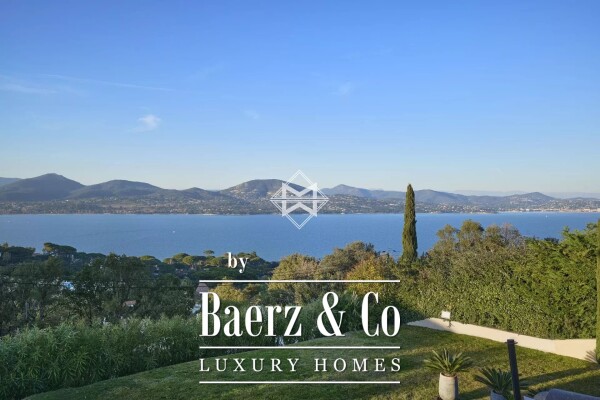 photo 1 Property with panoramic sea view