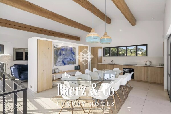 photo 8 Within the Pampelonne domain, close to the sea and its beachfront restaurants.