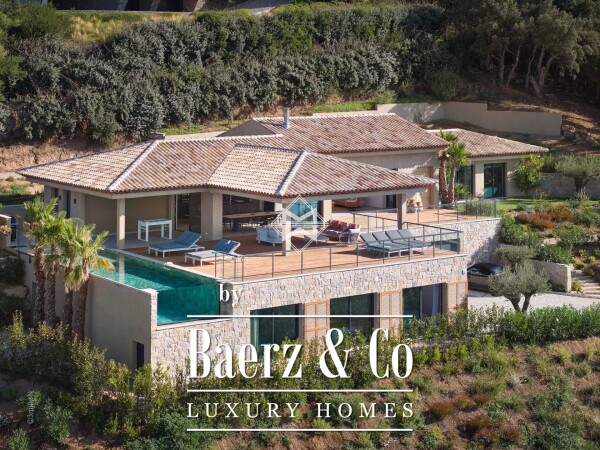 photo 1 Superb contemporary villa with panoramic sea view