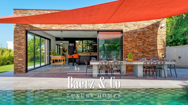 photo 1 Contempory luxury Villa