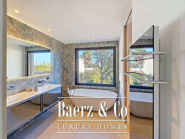 photo 7 Sea view villa with mirror pool