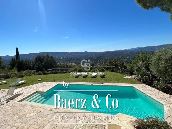 photo 5 Gorgeous villa with panoramic view in a gated domaine