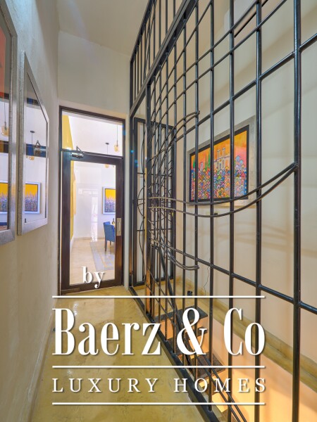 photo 3 Villa Rosa - Perfection in Santa Ana district, 3 bedroom + garage