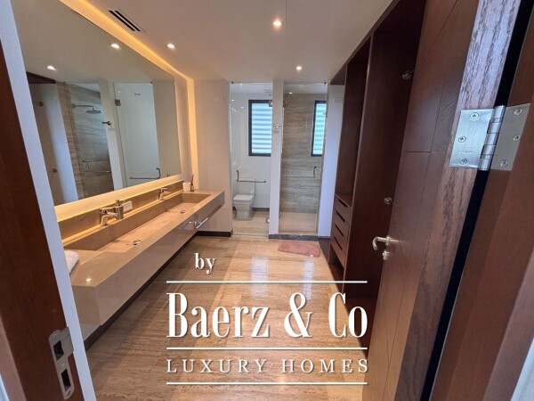 photo 21 Country Club 