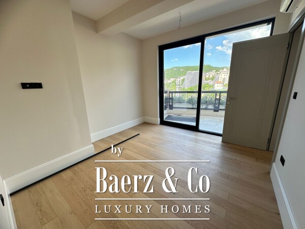 photo 8 Spacious Apartment in Budva next to the Beach