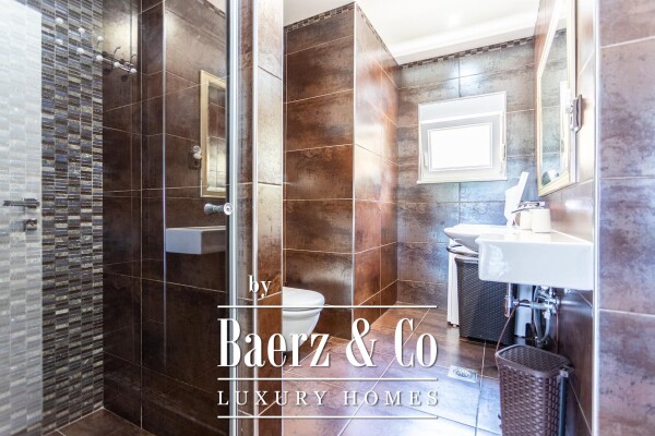 photo 7 Vis,  Attractive House with 311 m² of Living Space on a 2,027 m² Plot