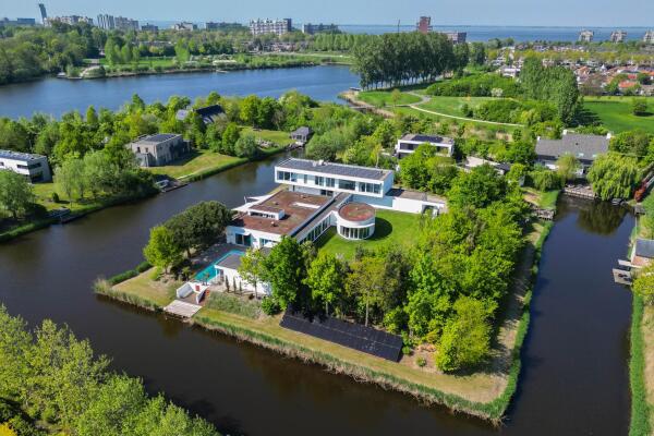 photo 4 Waterlelie 15