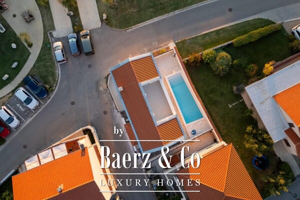 photo 9 Zadar, Nin, modern house with pool, first row by the sea