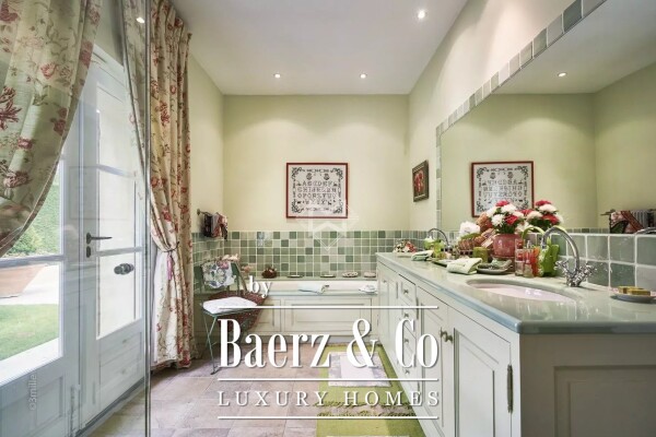 photo 9 Saint-Tropez, property in a very prestigious district