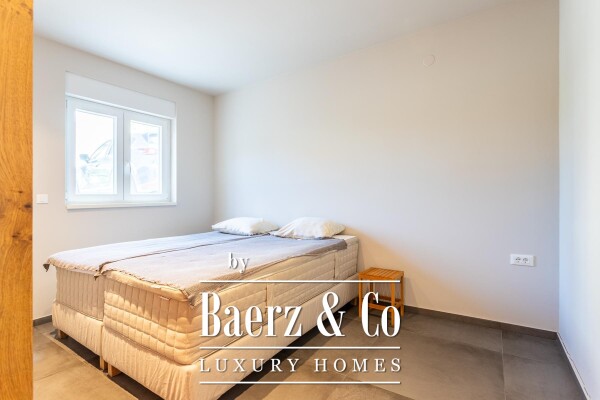 photo 9 Žaborić, beautiful three-bedroom apartment right on the beach, Net Usable Area 121.99 m²