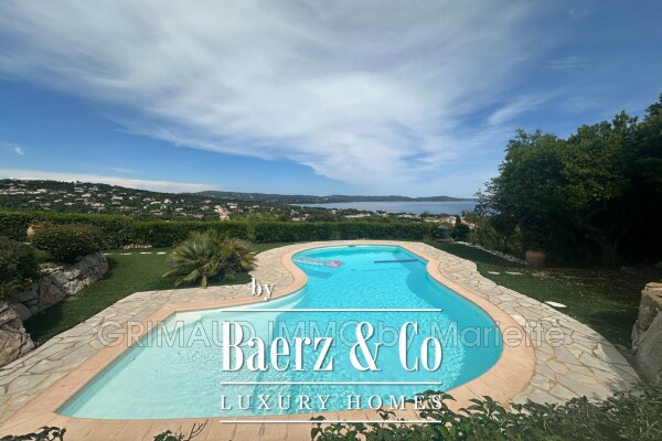 photo 2 Sea View Villa in a Prestigious Estate with a Swimming Pool