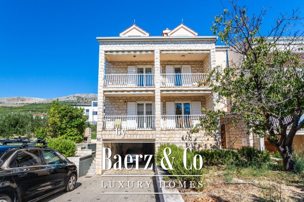 photo 1 Podstrana, house with three units and garage - near the sea