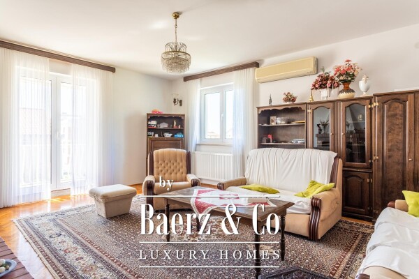 photo 4 Podstrana, house with three units and garage - near the sea