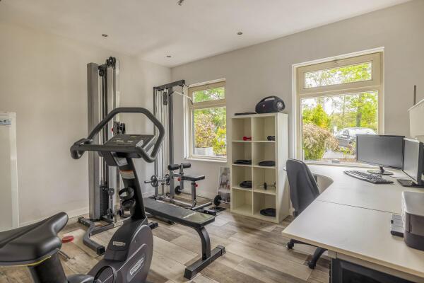 photo 27 Hoevensestraat 10