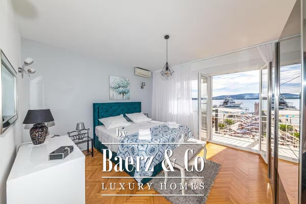 photo 9 Kaštel Sućurac, beautiful house with swimming pool in the first row to the sea