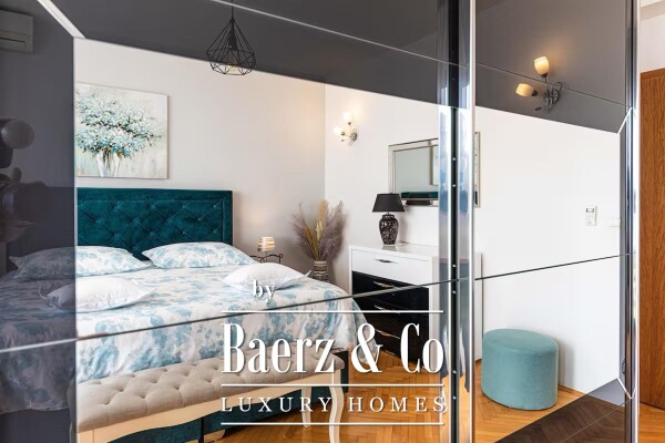 photo 11 Kaštel Sućurac, beautiful house with swimming pool in the first row to the sea