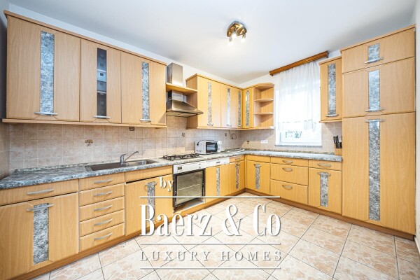 photo 5 Zagreb, Gračani, beautiful three-storey five-bedroom apartment with a garden, 278.66 m2