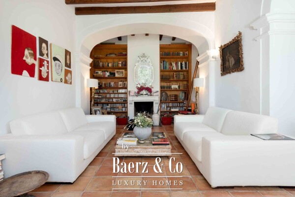 photo 11 Historic and Noble Royal Mansion with 2 Guest Villas