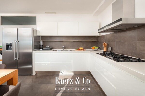 photo 9 Podstrana, luxury four bedroom apartment with a beautiful sea view and 2 garages